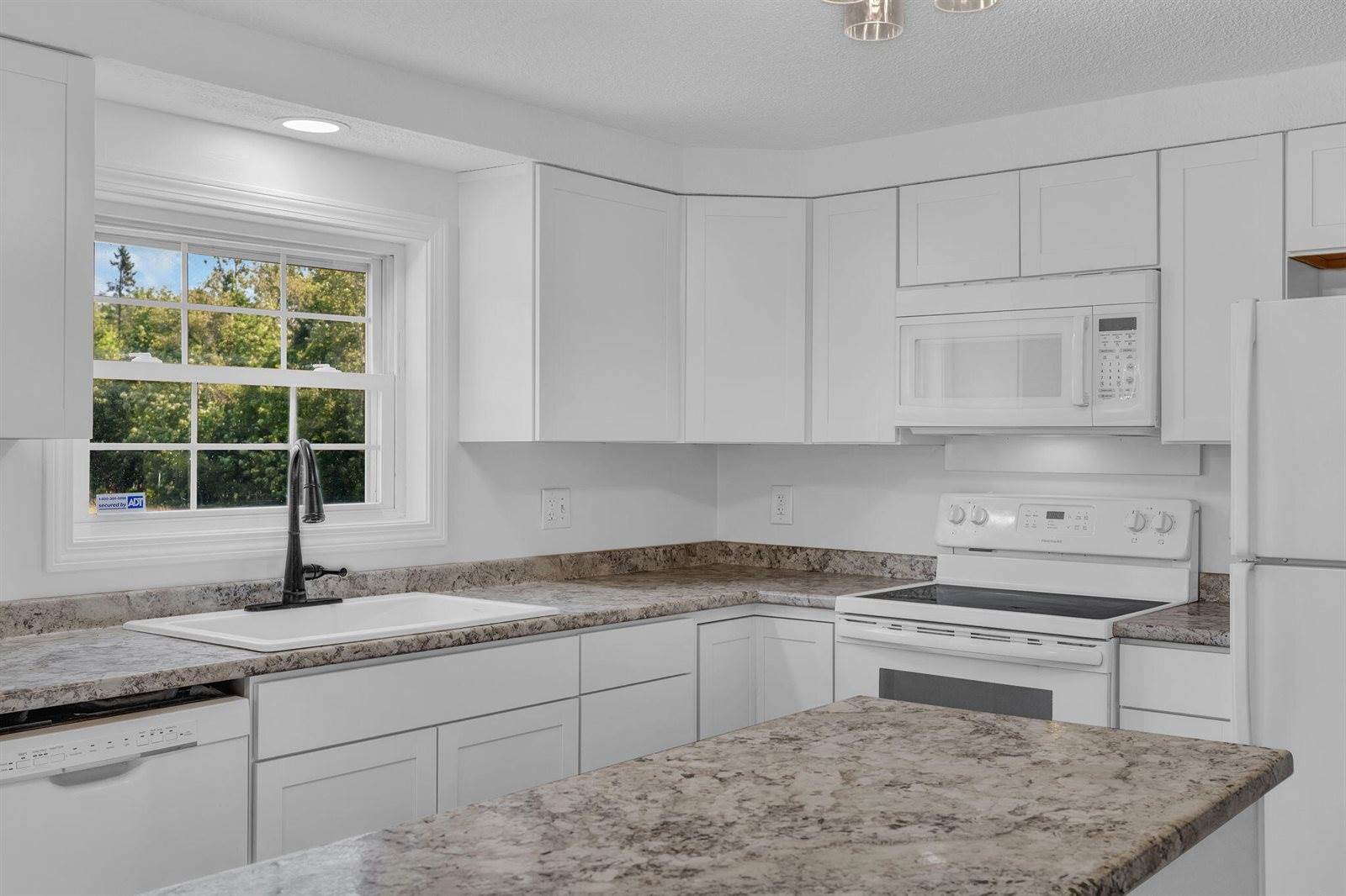 732 Main Street, Corinth, ME 04427