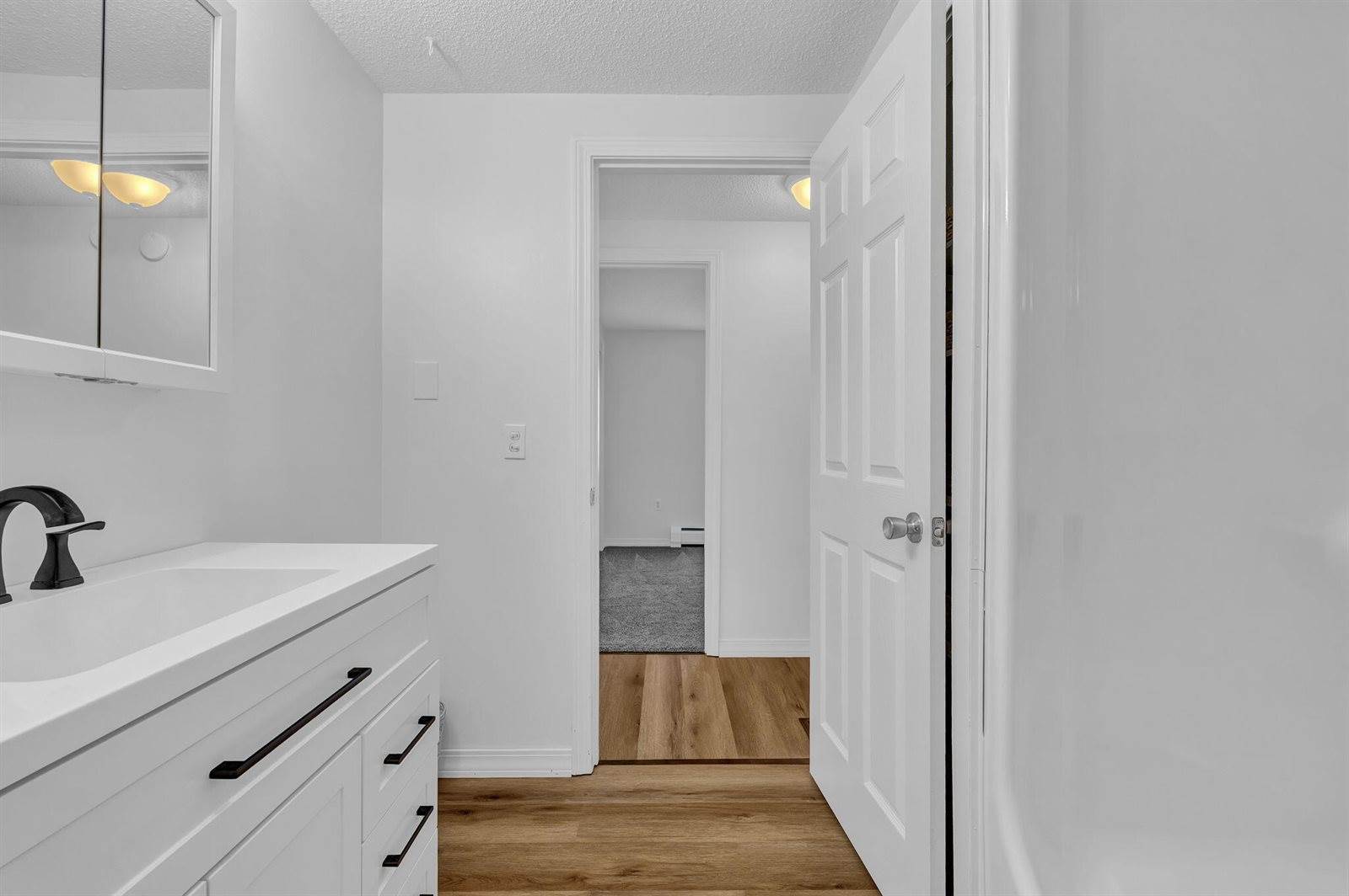 732 Main Street, Corinth, ME 04427