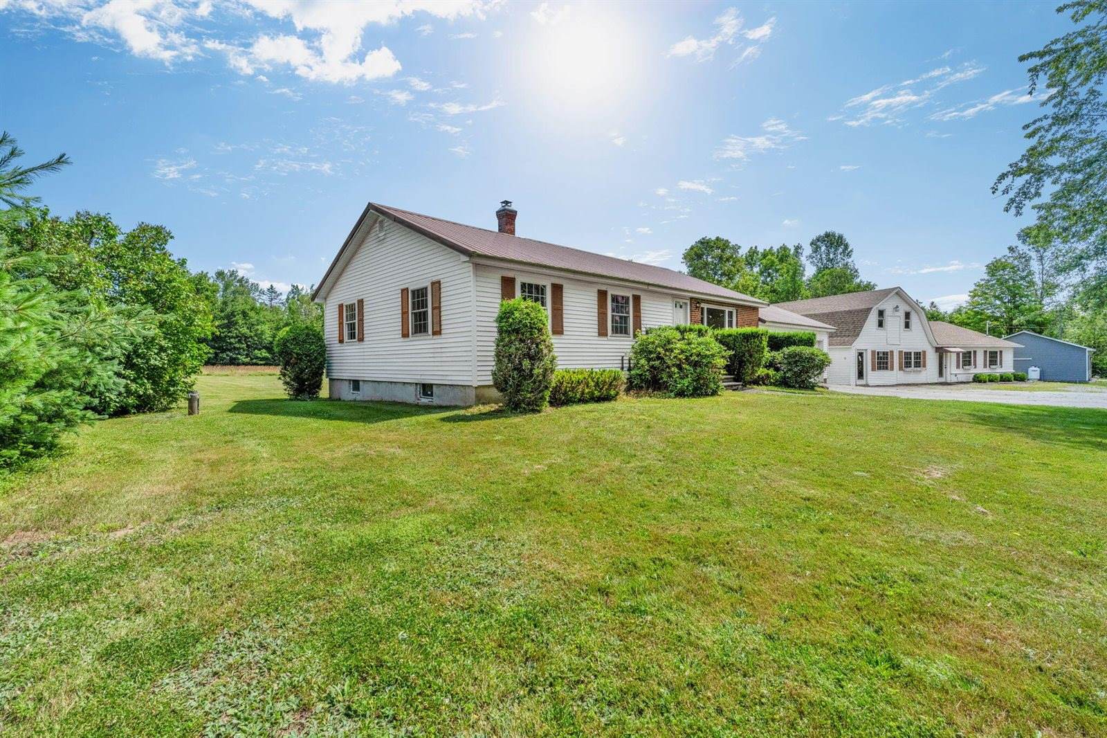 732 Main Street, Corinth, ME 04427