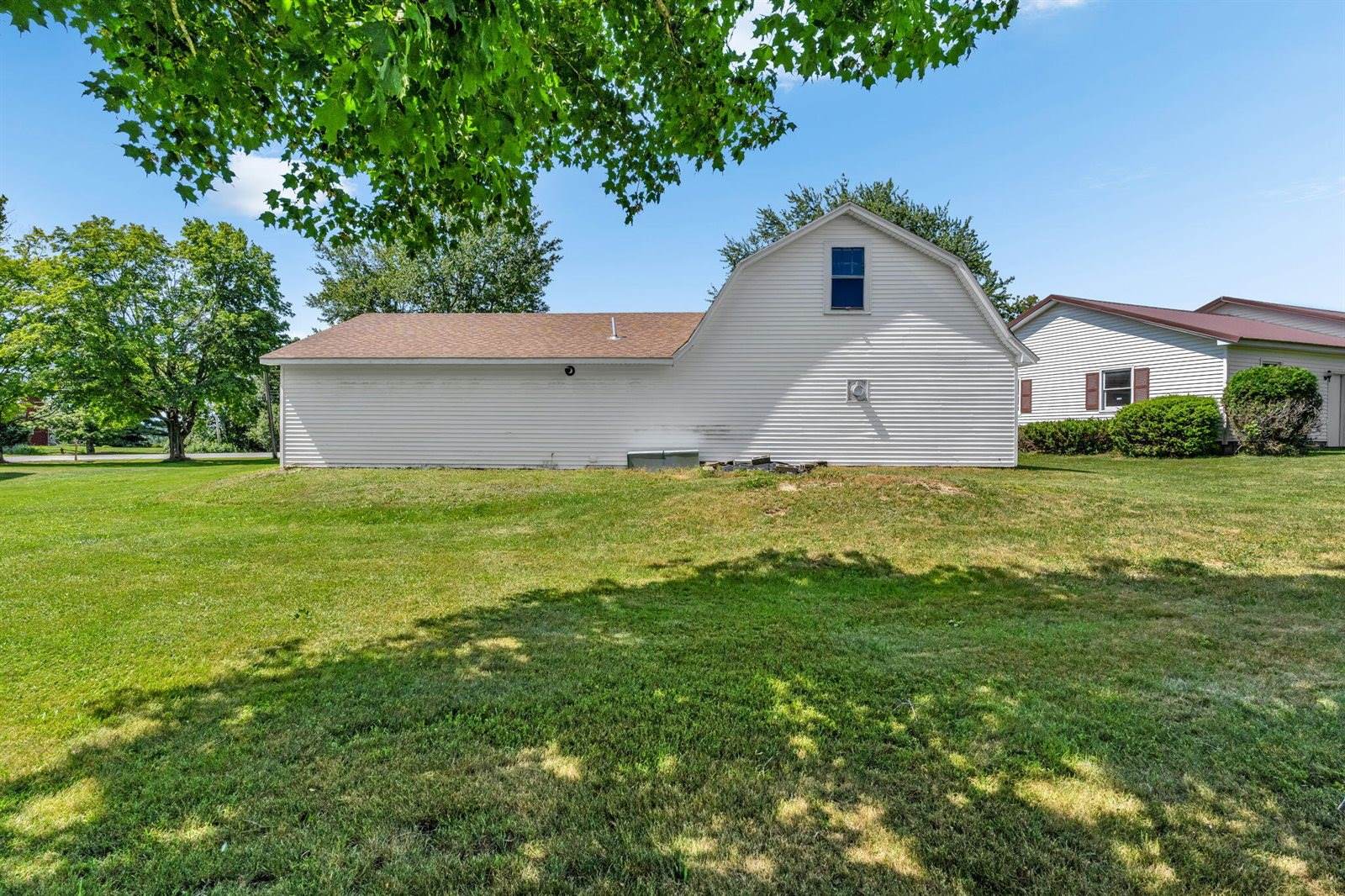 732 Main Street, Corinth, ME 04427