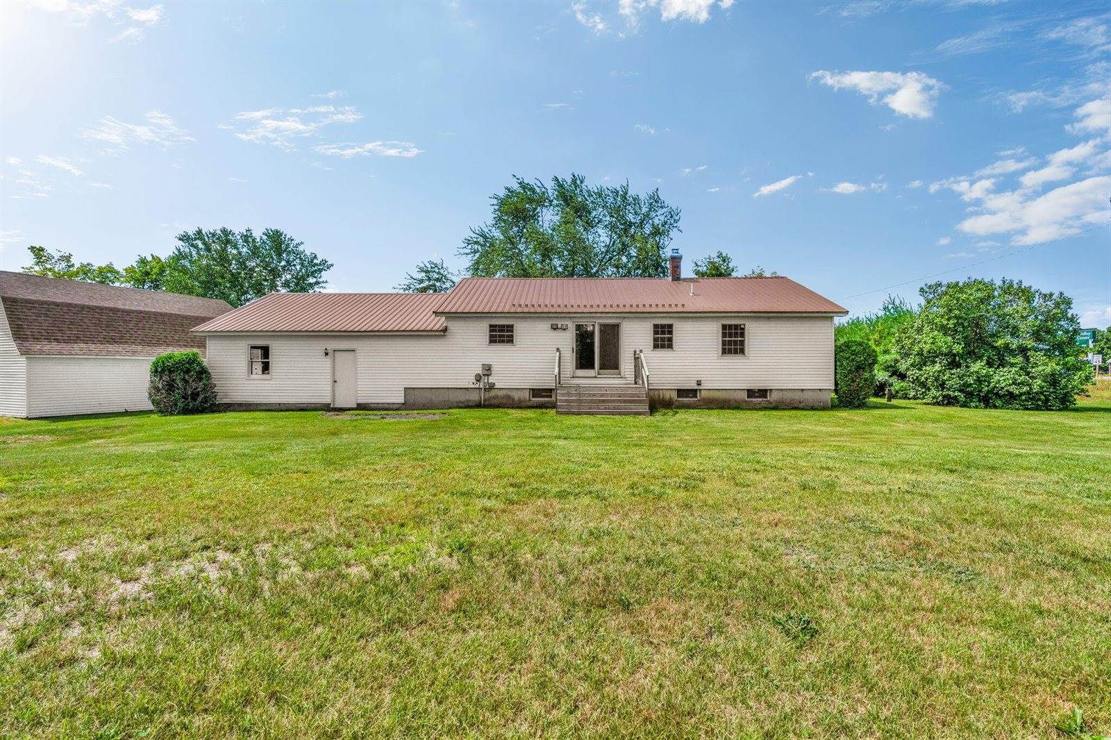 732 Main Street, Corinth, ME 04427