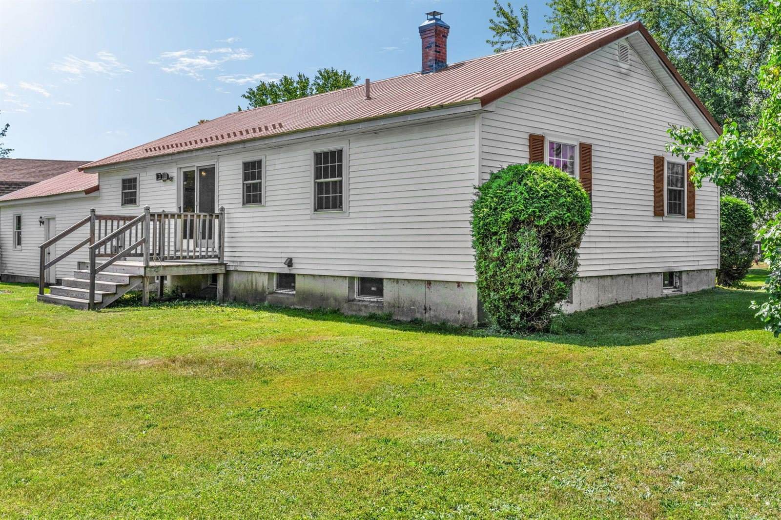 732 Main Street, Corinth, ME 04427