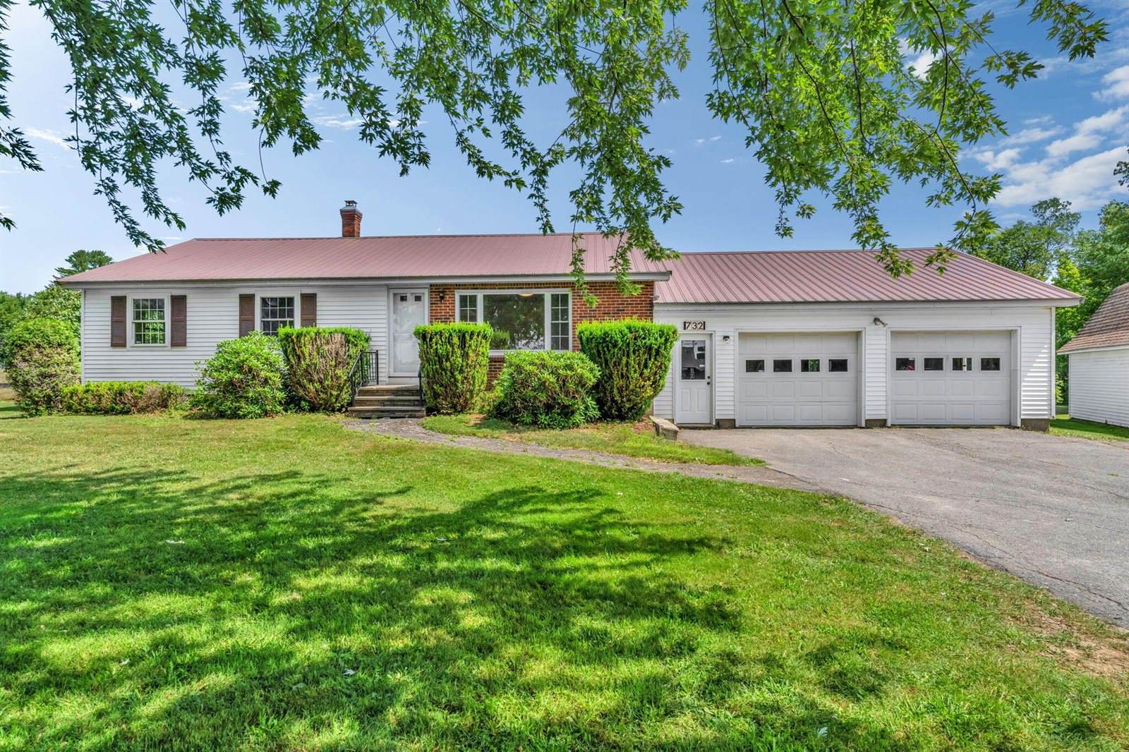 732 Main Street, Corinth, ME 04427