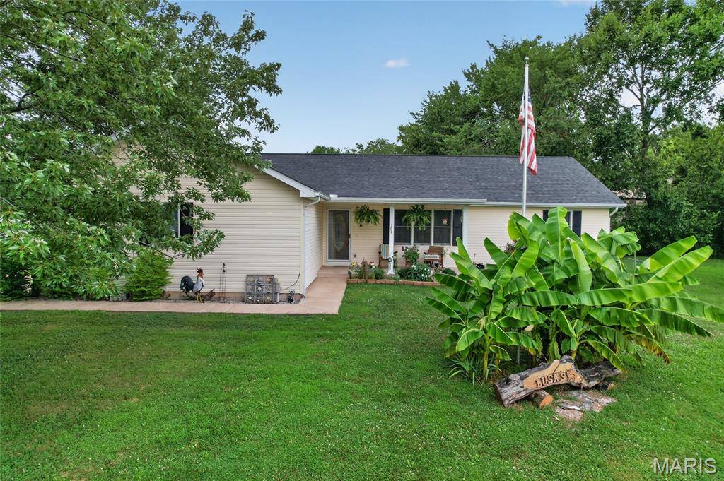 101 South Locust Street, Dixon, MO 65459