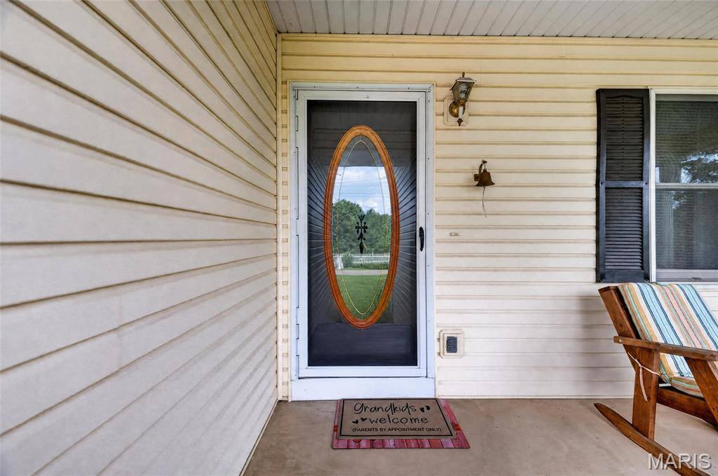 101 South Locust Street, Dixon, MO 65459
