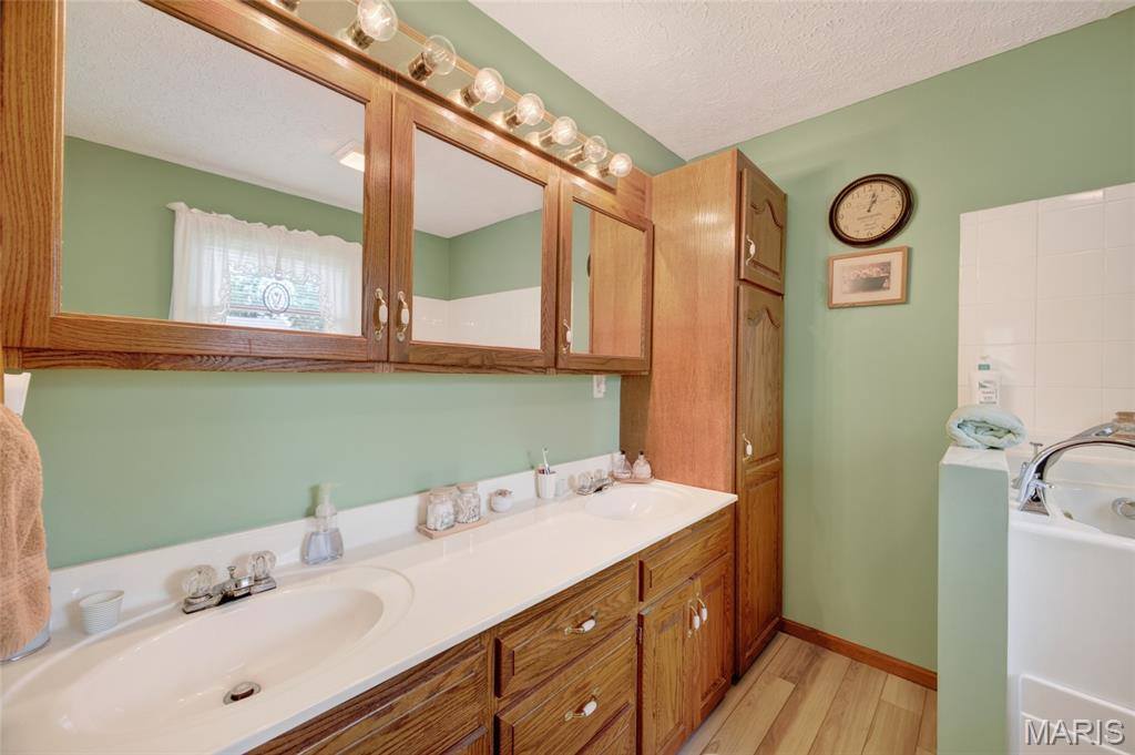 101 South Locust Street, Dixon, MO 65459