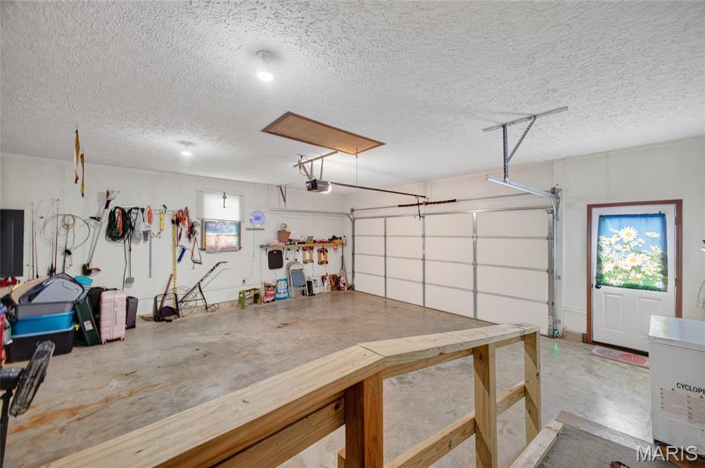 101 South Locust Street, Dixon, MO 65459