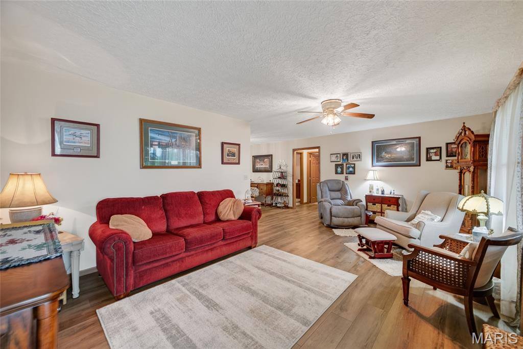 101 South Locust Street, Dixon, MO 65459
