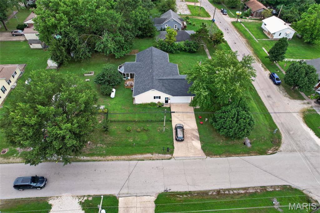 101 South Locust Street, Dixon, MO 65459