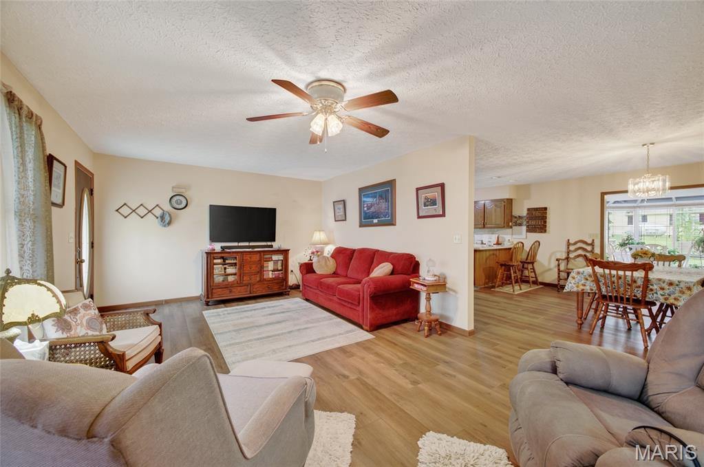 101 South Locust Street, Dixon, MO 65459