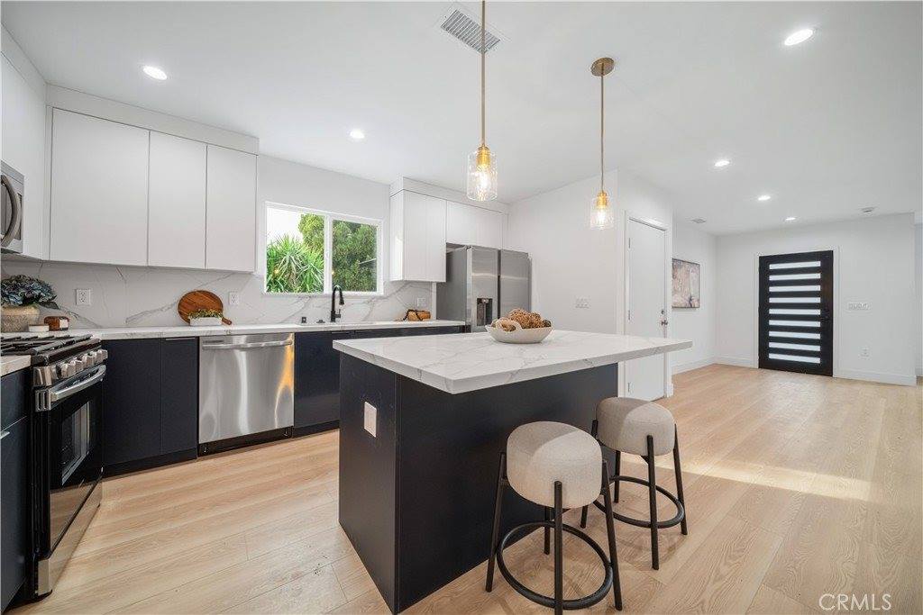 19918 Kittridge, Winnetka, CA 91306