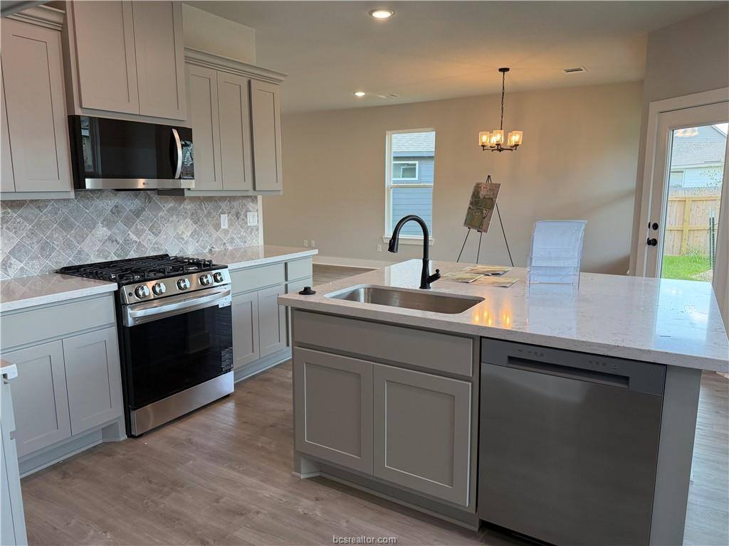 907 Fork Court, College Station, TX 77845
