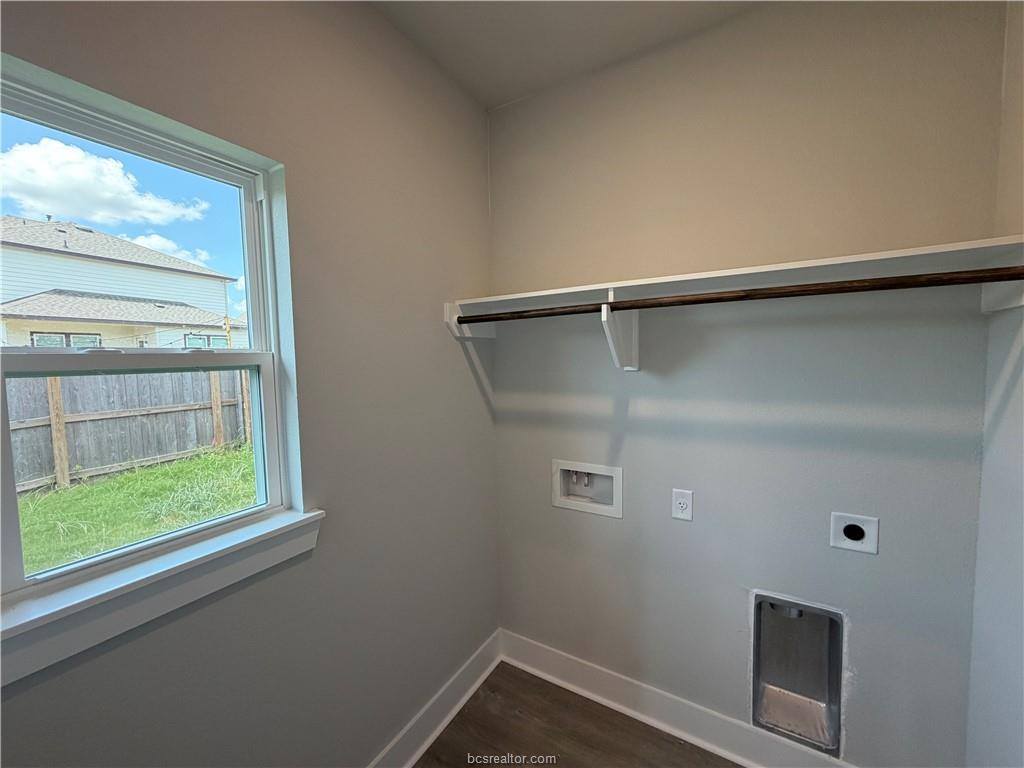 907 Fork Court, College Station, TX 77845