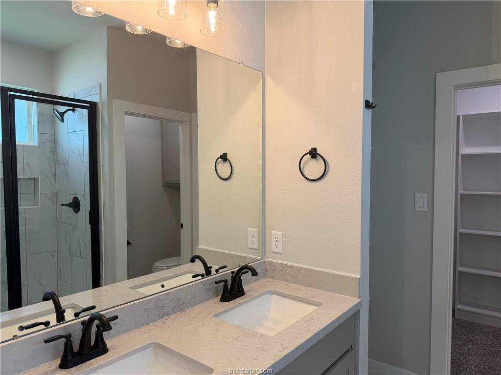 907 Fork Court, College Station, TX 77845