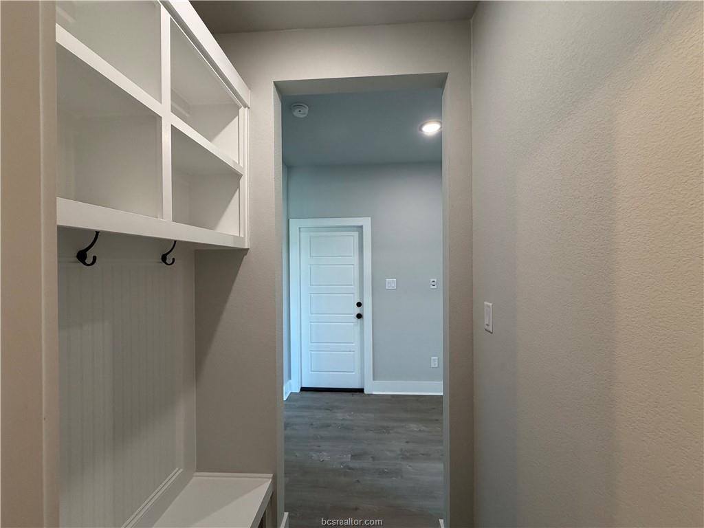 907 Fork Court, College Station, TX 77845