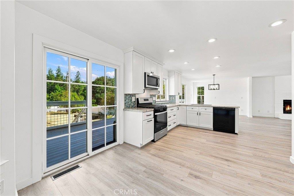 18027 North Shore, Hidden Valley Lake, CA 95467