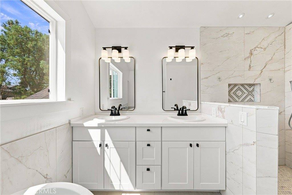 18027 North Shore, Hidden Valley Lake, CA 95467
