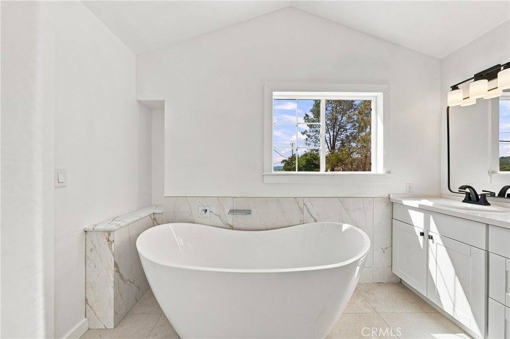 18027 North Shore, Hidden Valley Lake, CA 95467