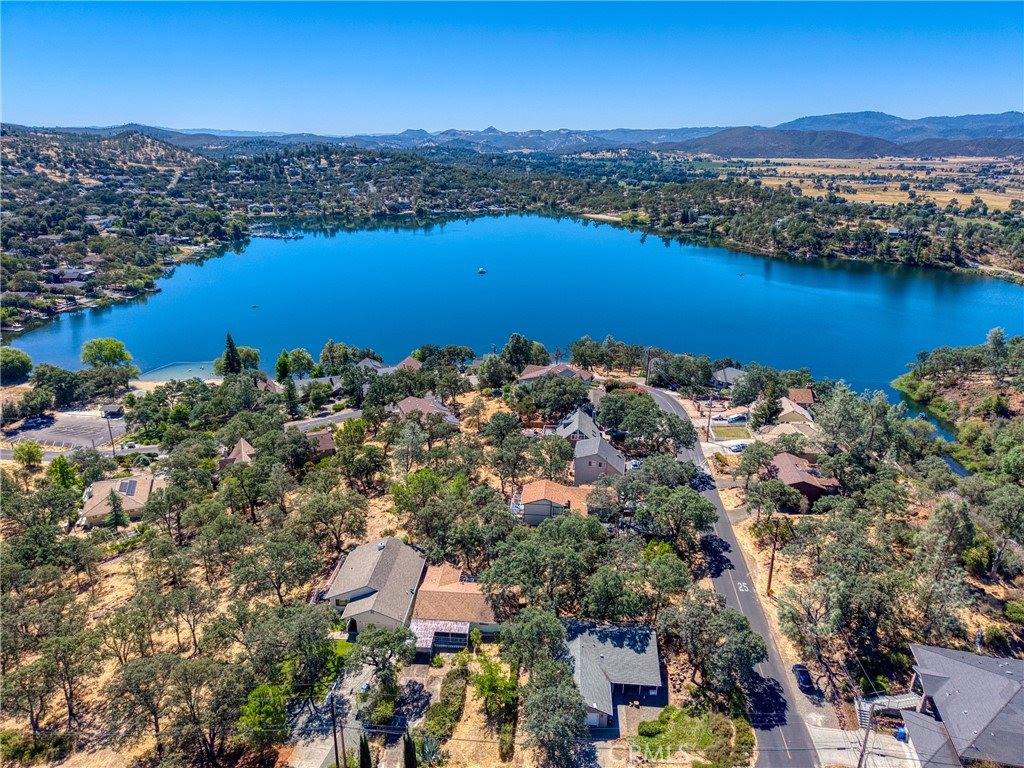 18027 North Shore, Hidden Valley Lake, CA 95467