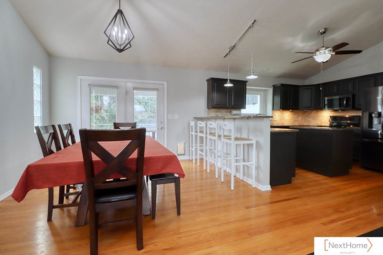 517 Lakeshore Drive, Lincoln, NE 68528