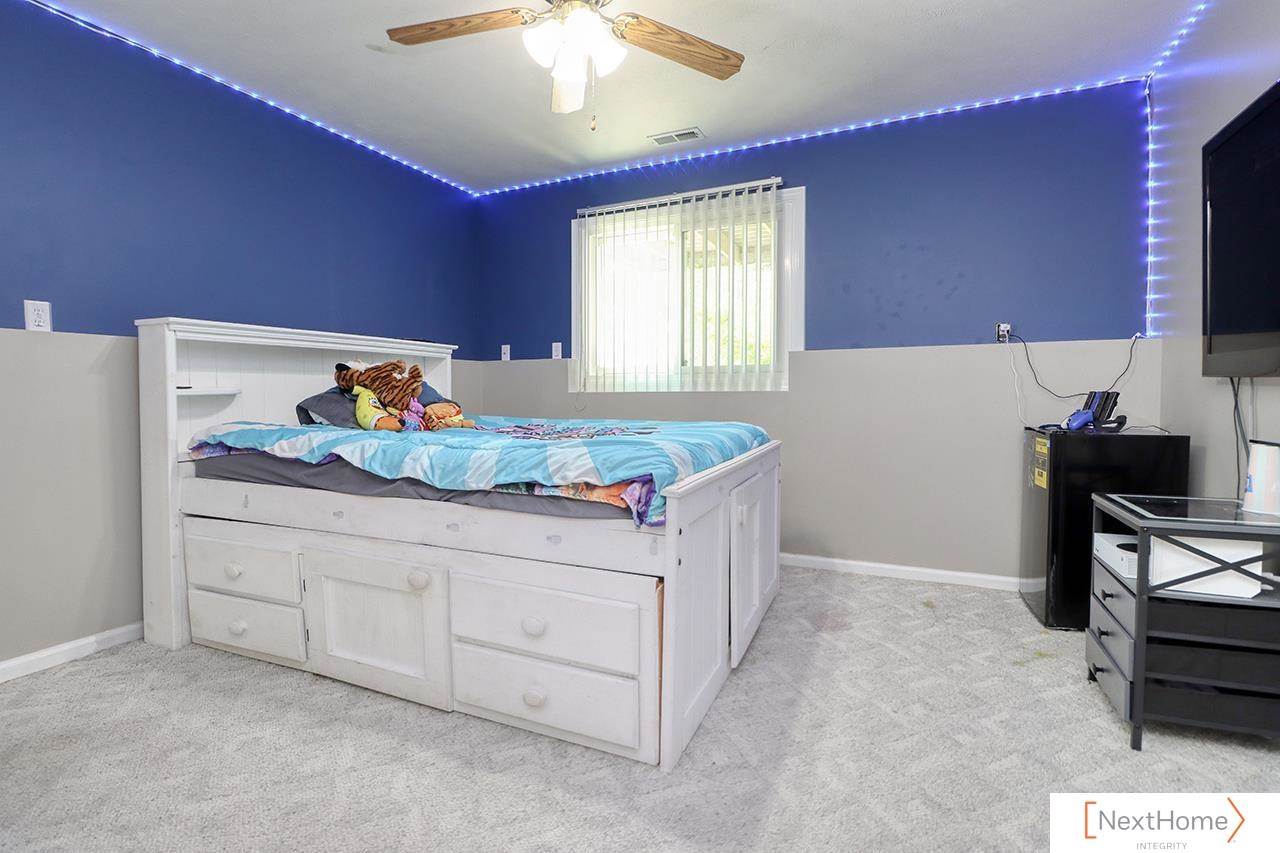517 Lakeshore Drive, Lincoln, NE 68528
