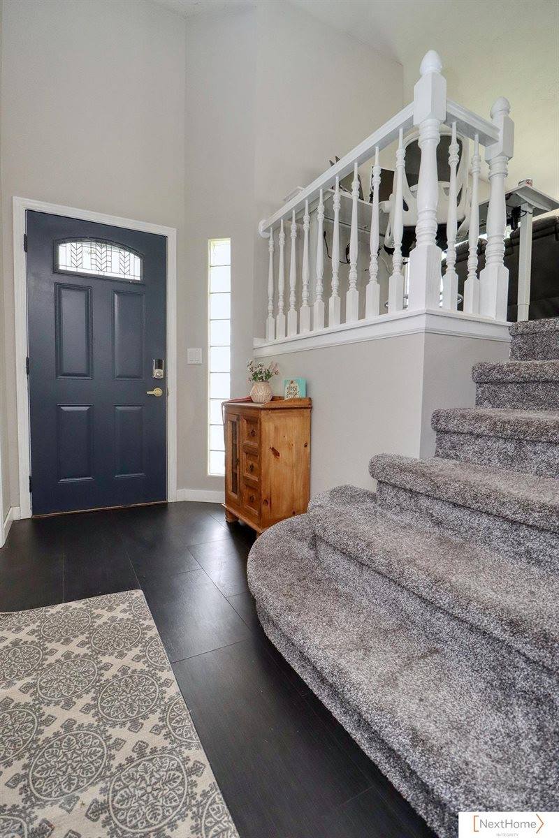 517 Lakeshore Drive, Lincoln, NE 68528
