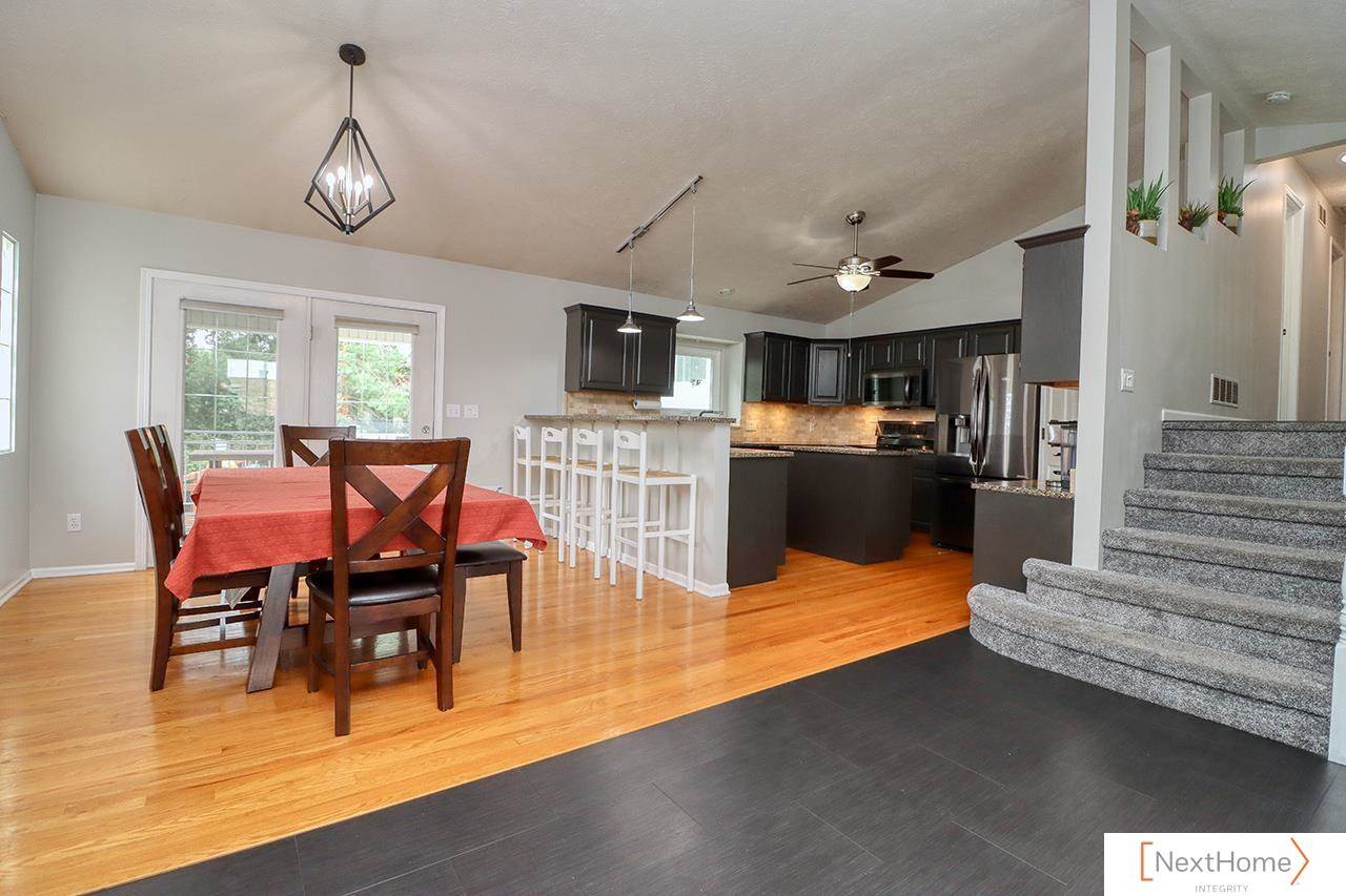 517 Lakeshore Drive, Lincoln, NE 68528