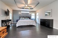 517 Lakeshore Drive, Lincoln, NE 68528