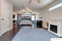 517 Lakeshore Drive, Lincoln, NE 68528