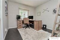 517 Lakeshore Drive, Lincoln, NE 68528