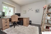 517 Lakeshore Drive, Lincoln, NE 68528