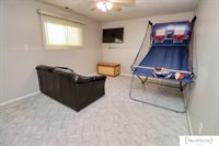 517 Lakeshore Drive, Lincoln, NE 68528