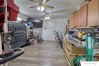 517 Lakeshore Drive, Lincoln, NE 68528