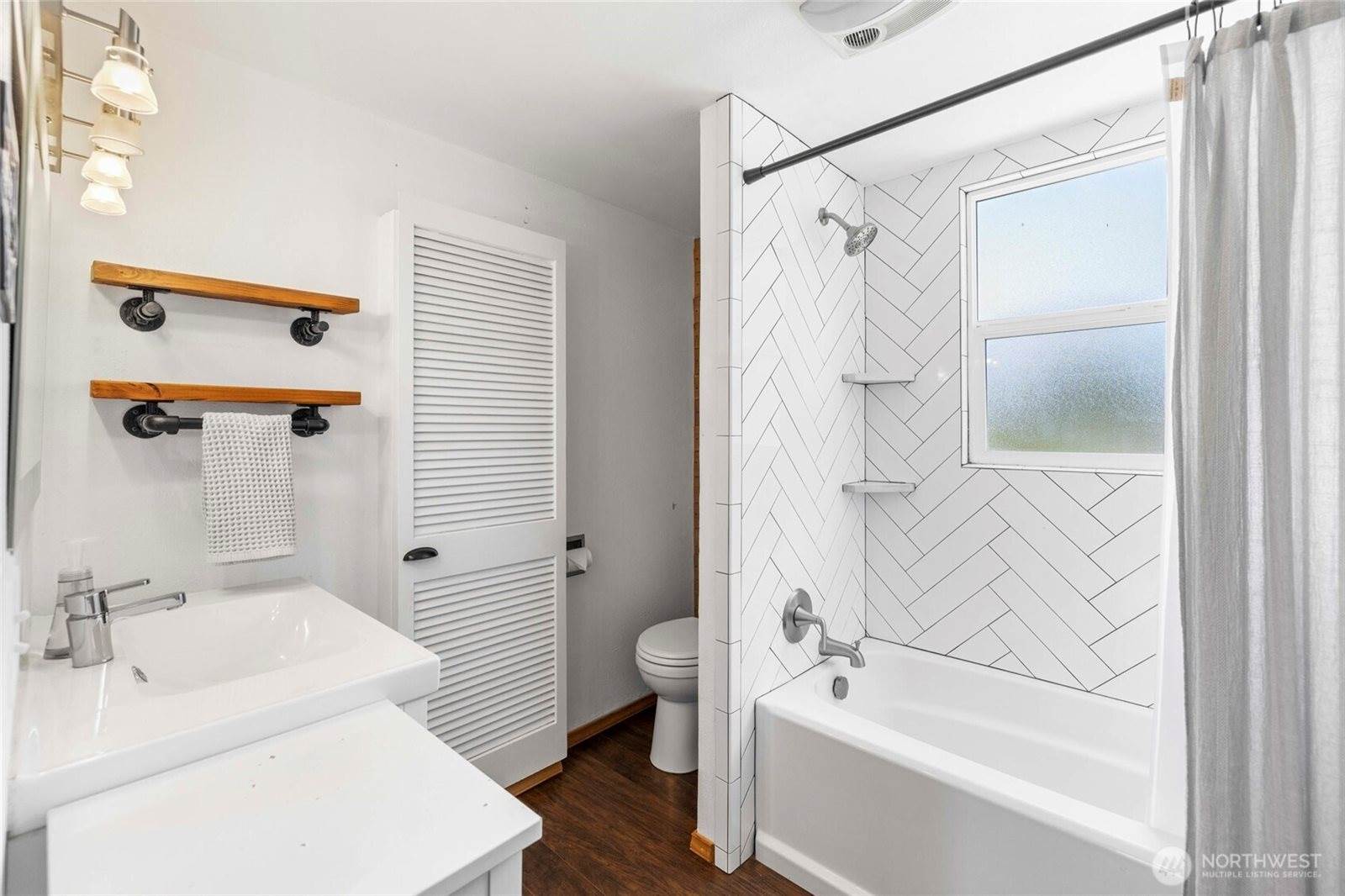 24499 East State Street, Sedro Woolley, WA 98284