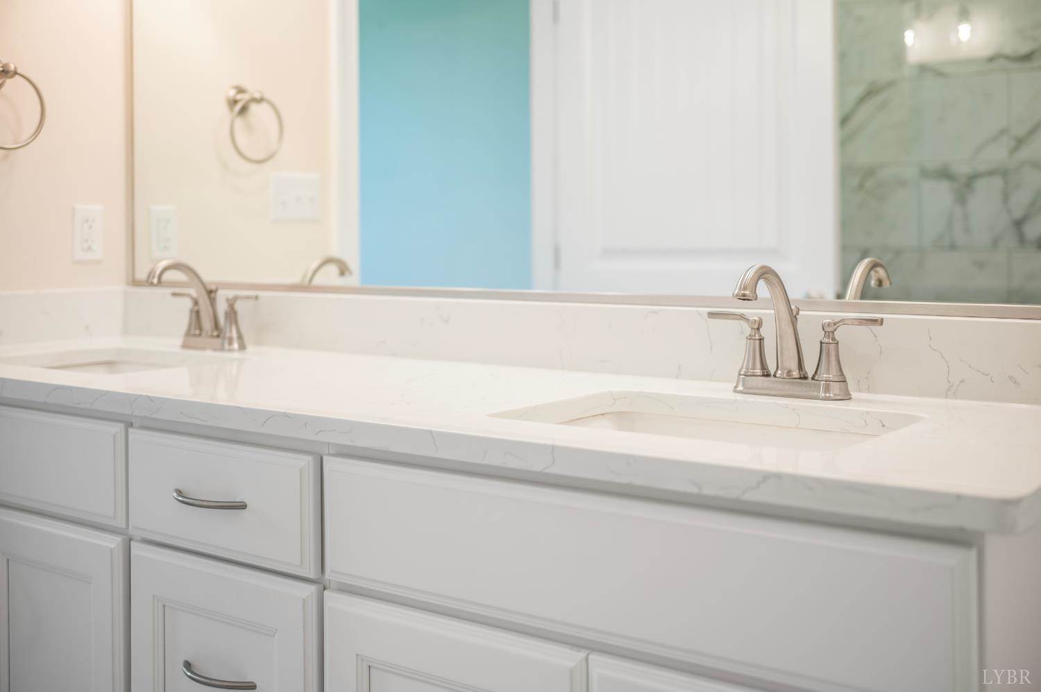 155 Villa Oak Circle, Bedford, VA 24523