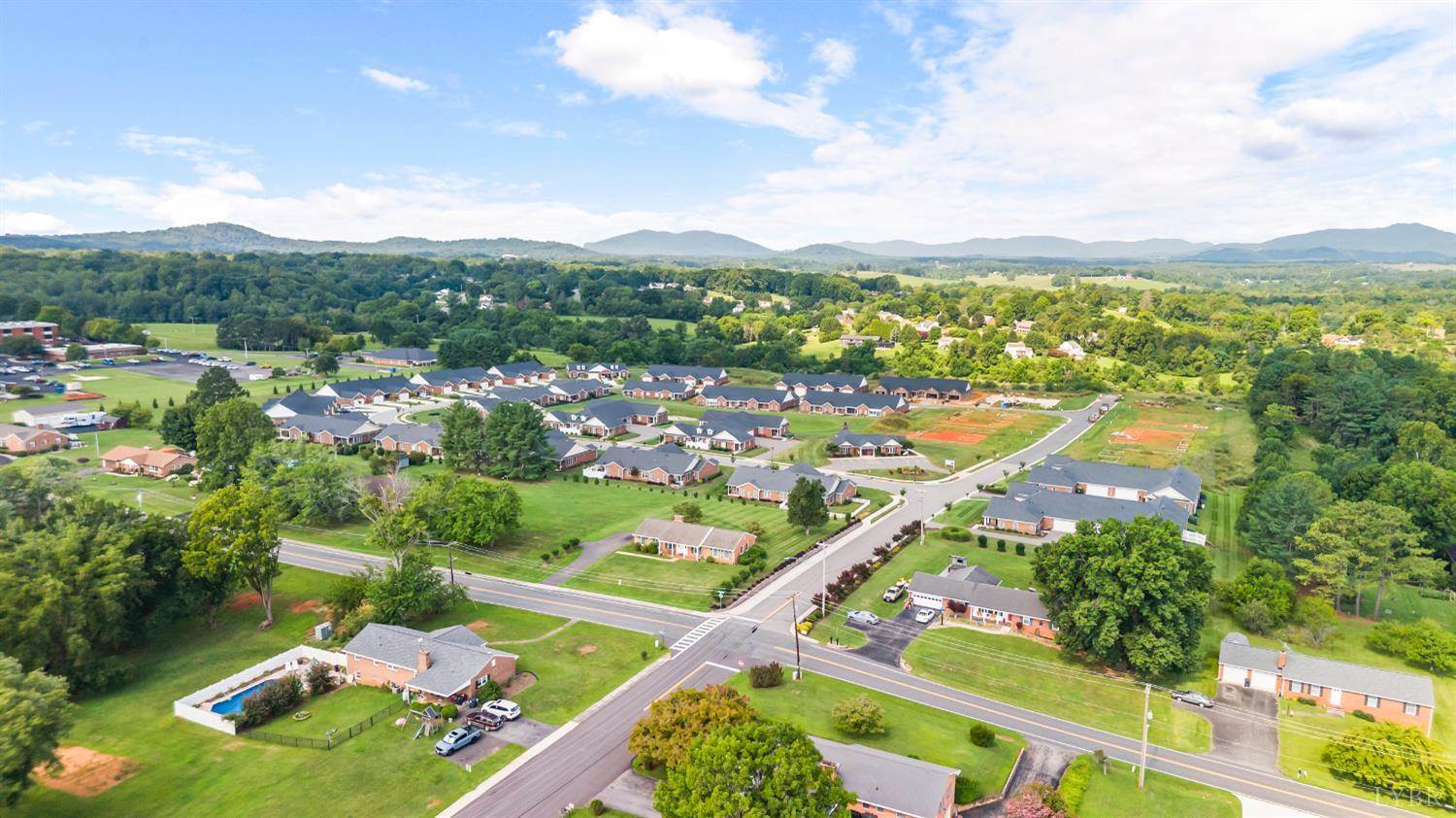155 Villa Oak Circle, Bedford, VA 24523