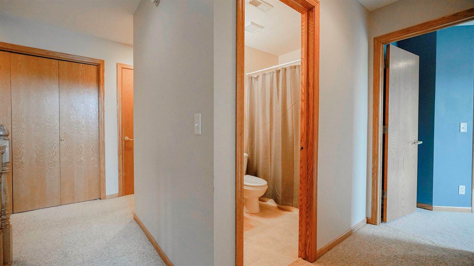 240 Canterbury Circle, Council Bluffs, IA 51503
