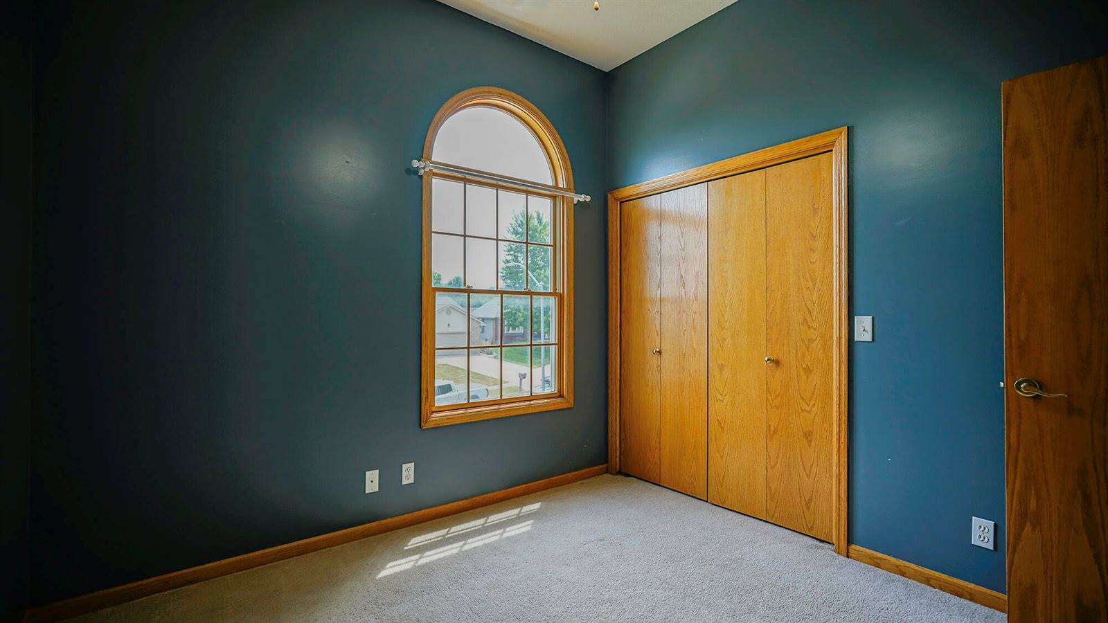 240 Canterbury Circle, Council Bluffs, IA 51503