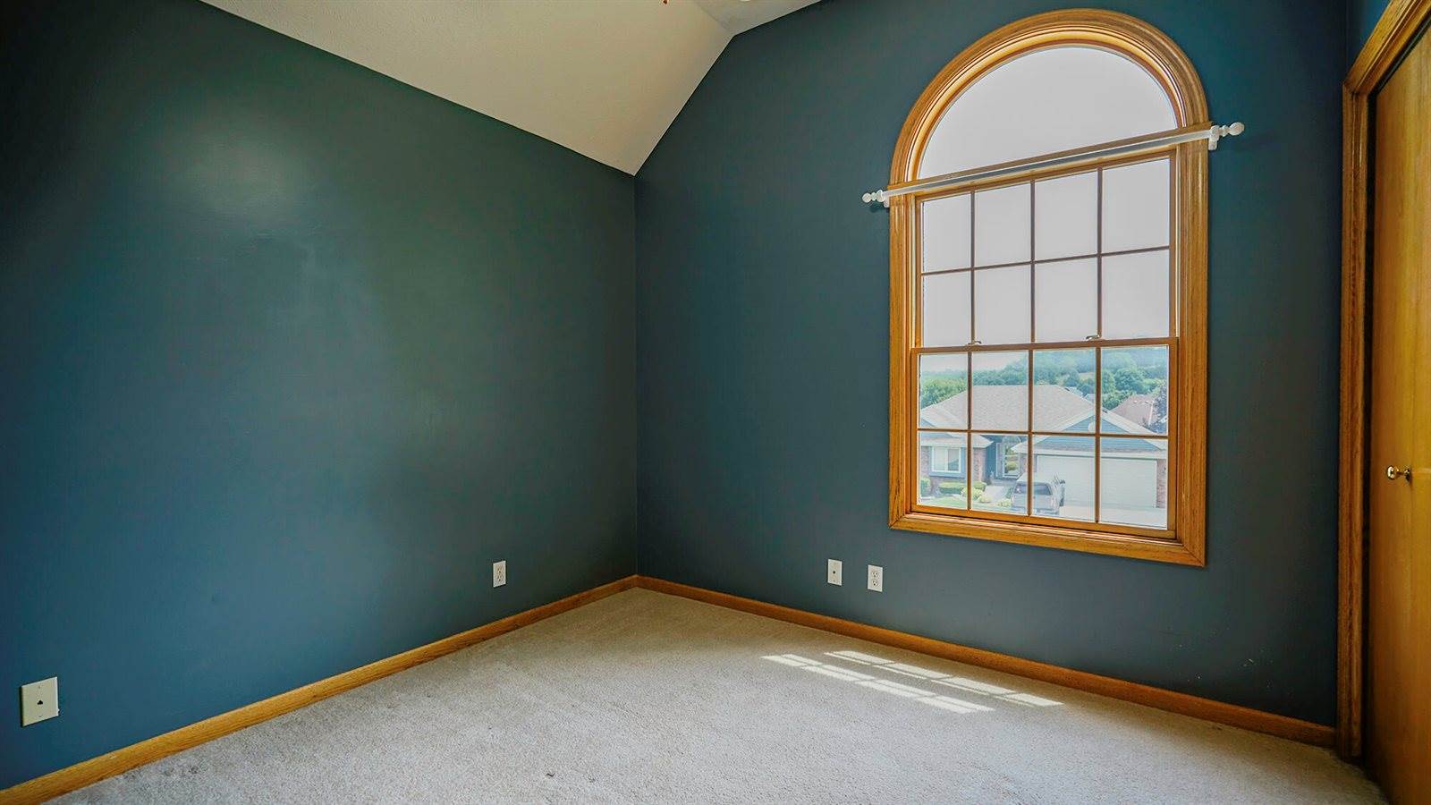 240 Canterbury Circle, Council Bluffs, IA 51503