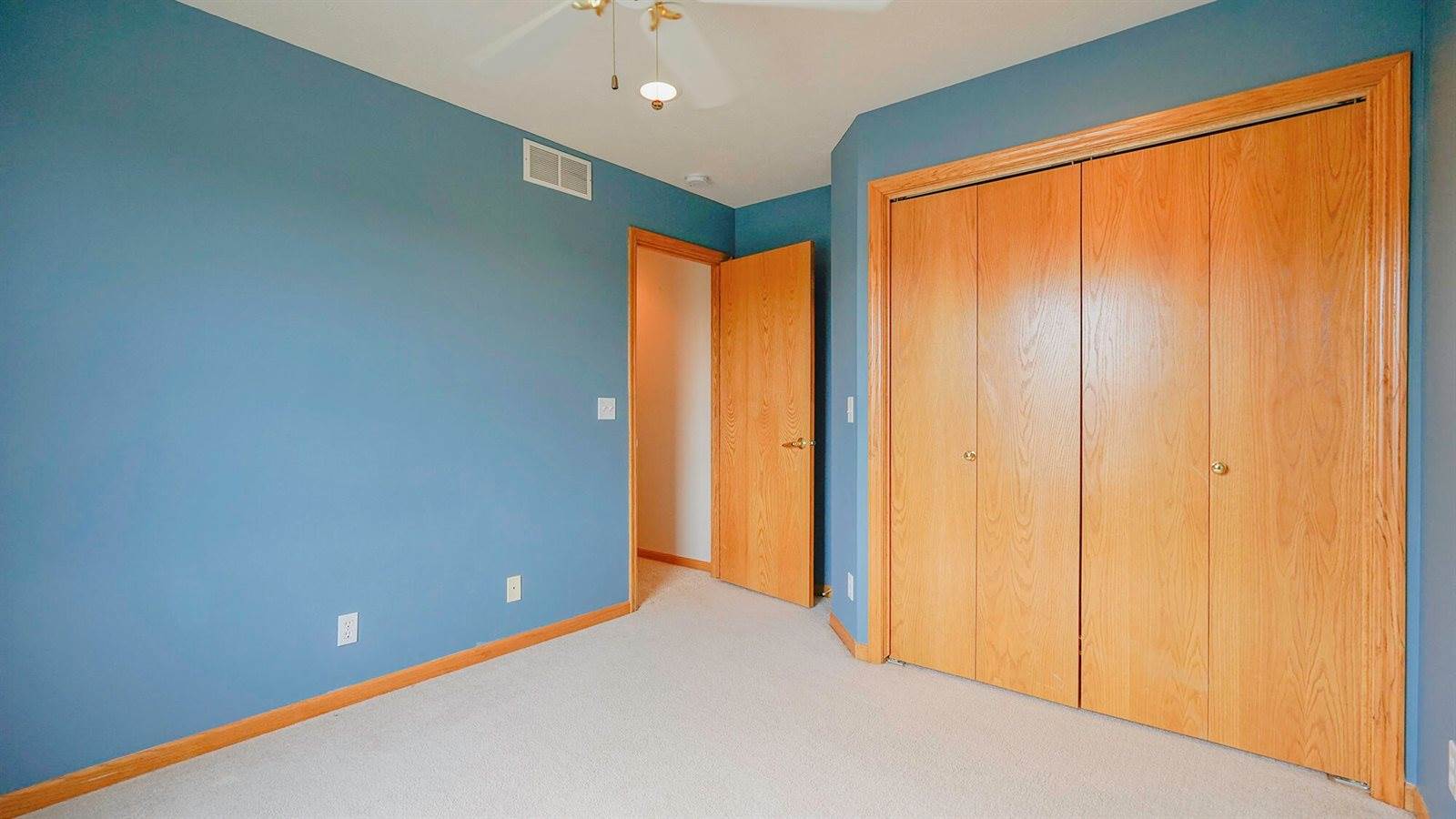 240 Canterbury Circle, Council Bluffs, IA 51503