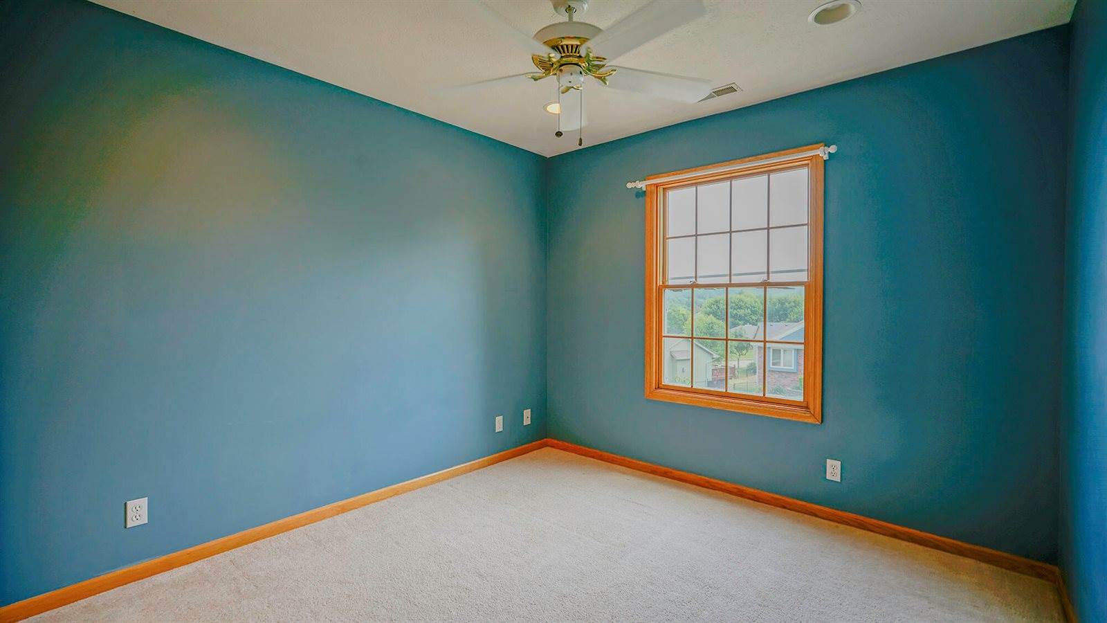 240 Canterbury Circle, Council Bluffs, IA 51503