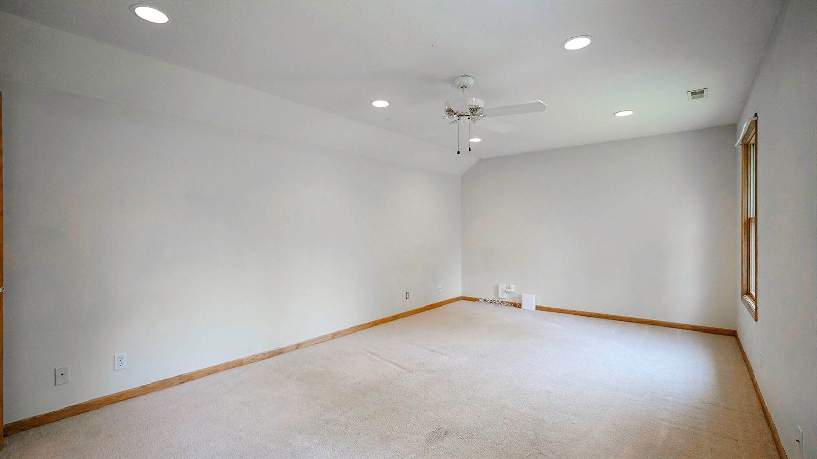 240 Canterbury Circle, Council Bluffs, IA 51503