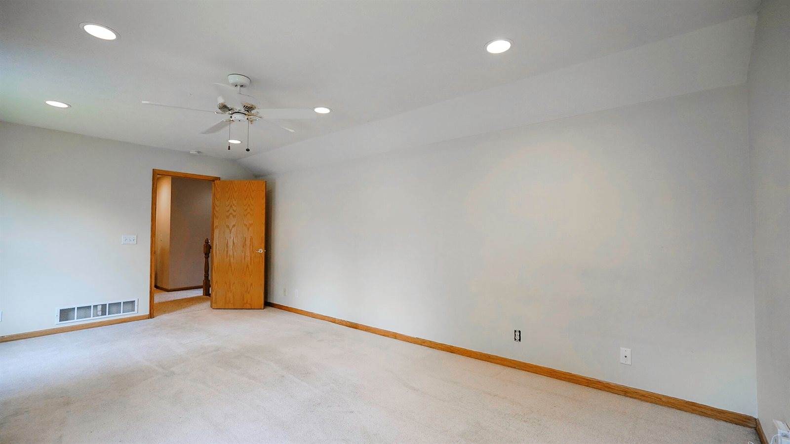 240 Canterbury Circle, Council Bluffs, IA 51503