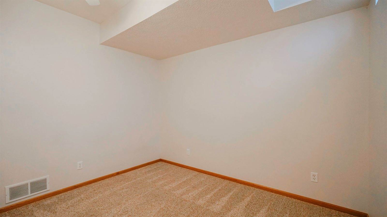 240 Canterbury Circle, Council Bluffs, IA 51503