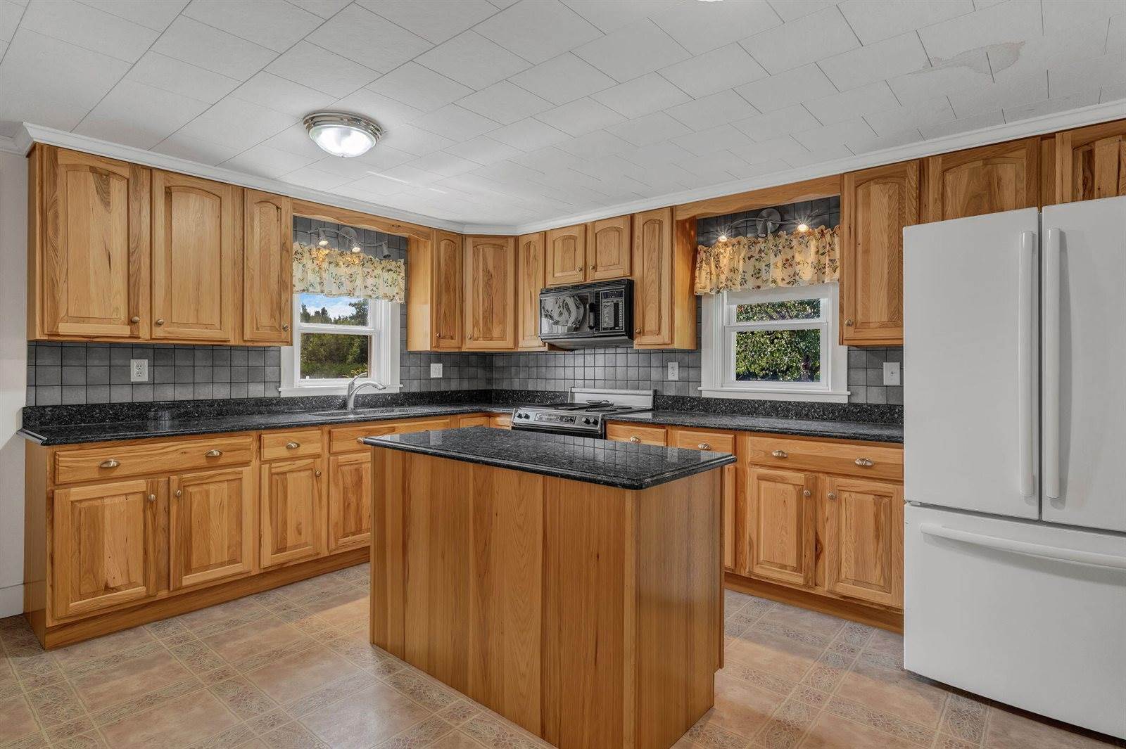 2639 Union Street, Hermon, ME 04401