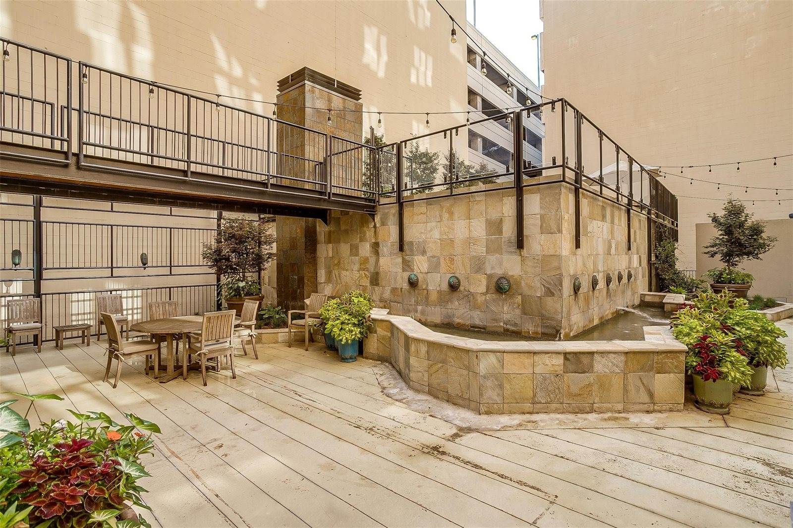 411 West 7th Street, Fort Worth, TX 76102