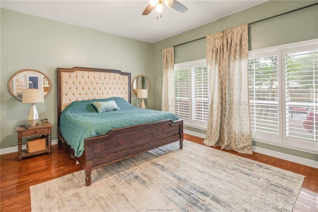 8307 Shadow Oaks, College Station, TX 77845
