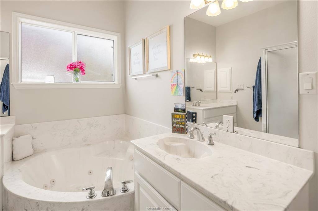 8307 Shadow Oaks, College Station, TX 77845