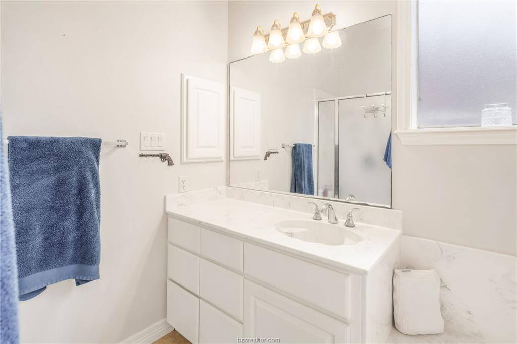 8307 Shadow Oaks, College Station, TX 77845