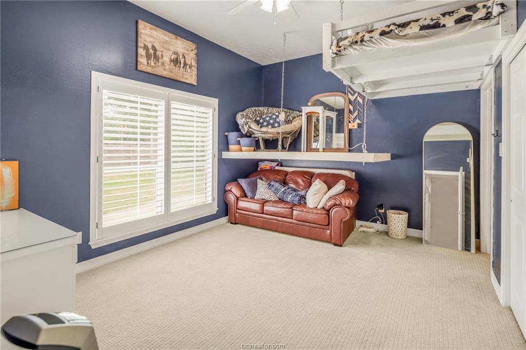 8307 Shadow Oaks, College Station, TX 77845